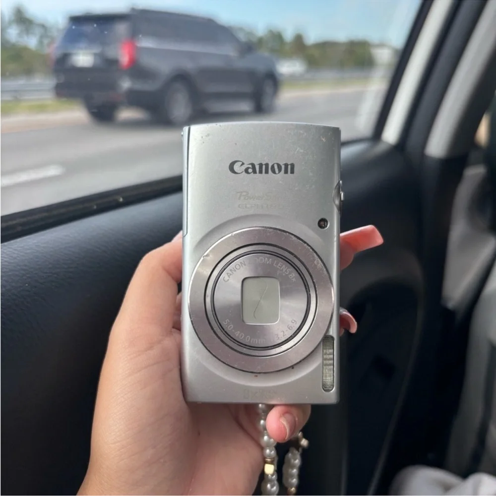 Canon ELPH 180 Digital Camera.